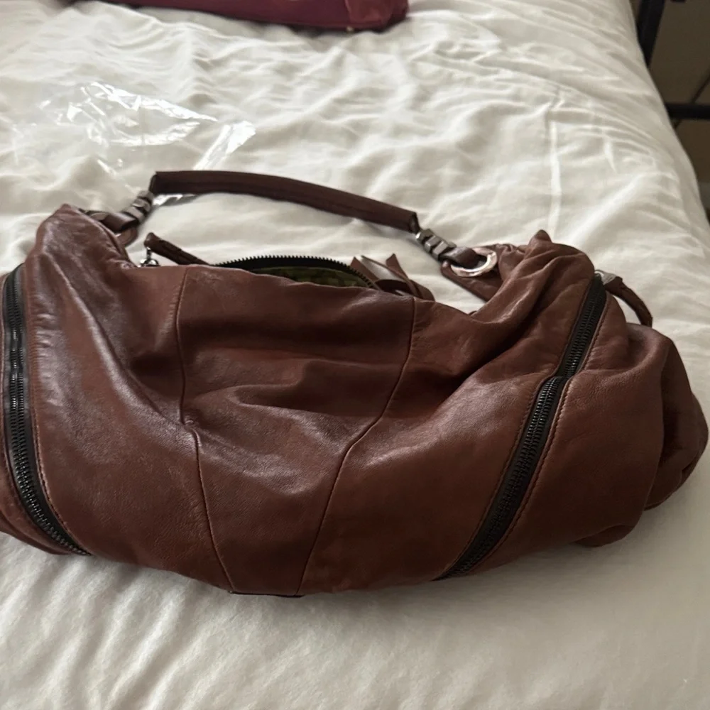 Men's Brown Leather Shoulder Bag - Classic Carry